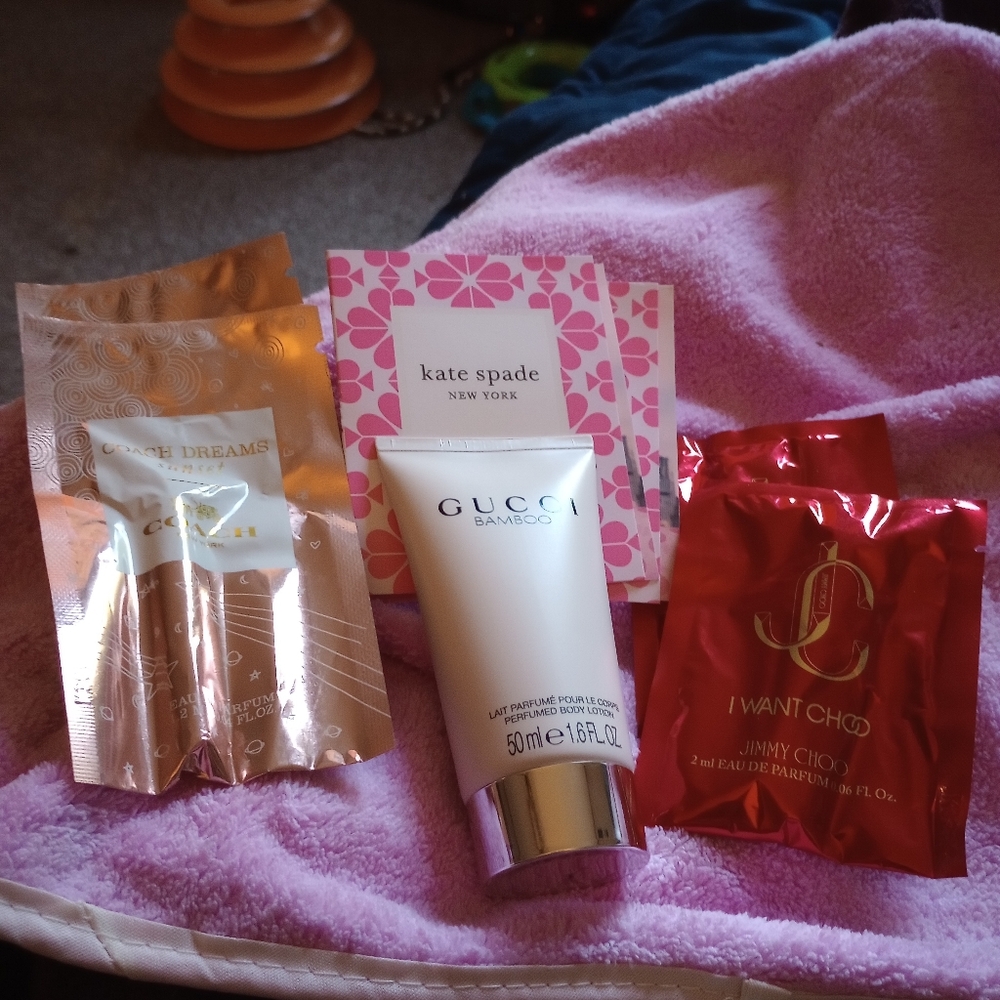 6 Perfume Samples Plus Gucci Travel Size